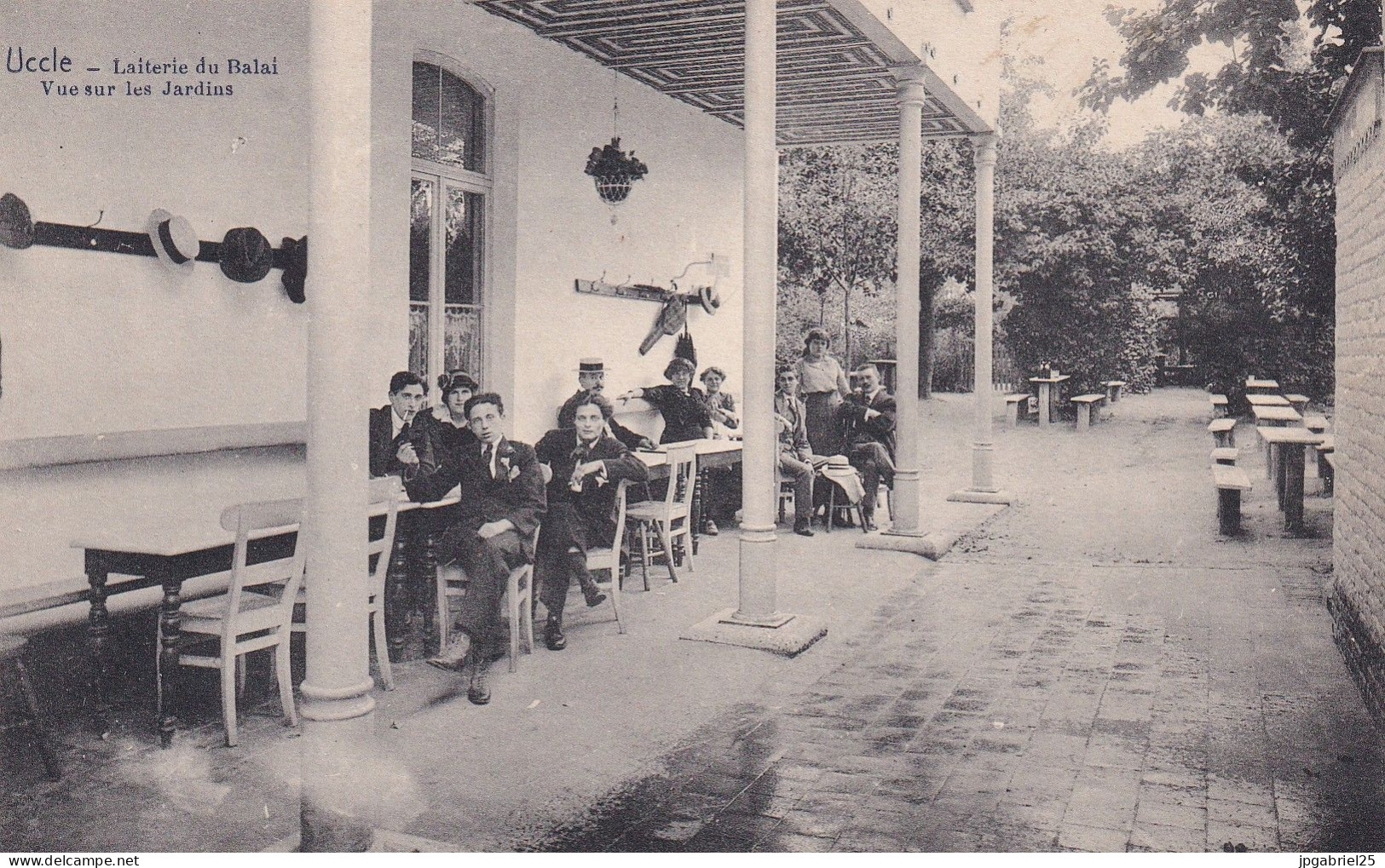 BRC Uccle Laiterie Du Balai Vue Sur Les Jardins - Uccle - Ukkel