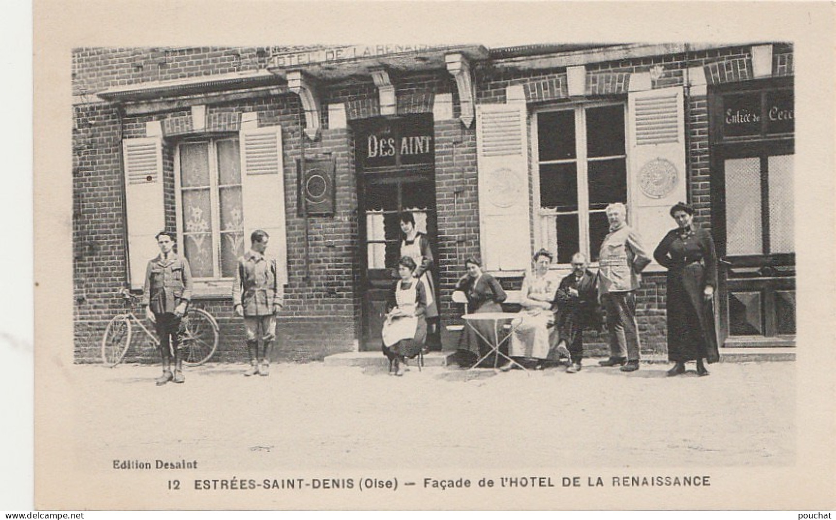 A8-60) ESTREES SAINT DENIS (OISE) FACADE DE L'HOTEL DE LA  RENAISSANCE - (ANIMEE - PERSONNAGES - 2 SCANS) - Estrees Saint Denis