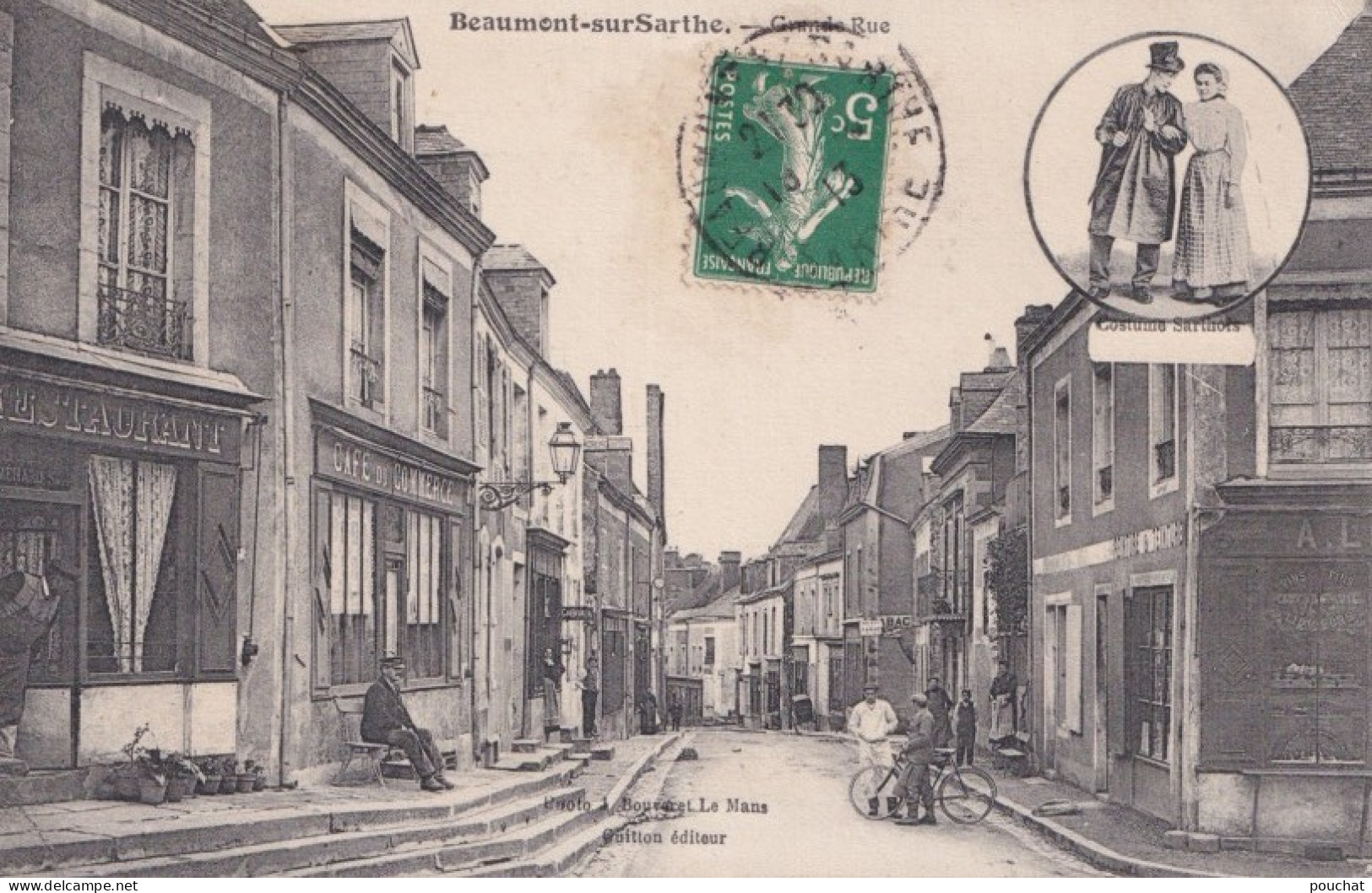 C6-72) BEAUMONT SUR SARTHE - GRANDE RUE - (ANIMEE - CAFE DU COMMERCE + EN MEDAILLON COUPLE EN COSTUMES SARTHOIS - 1913 - Beaumont Sur Sarthe