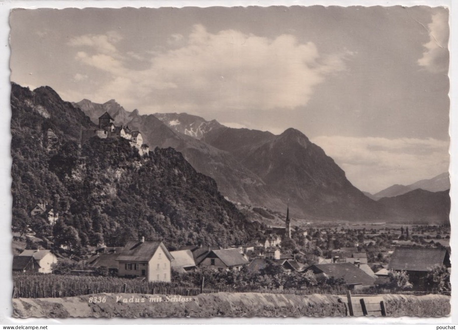 Y26- VADUZ MIT SCHLOSS - ( OBLITERATION DE 1962 - 2 SCANS ) - Liechtenstein