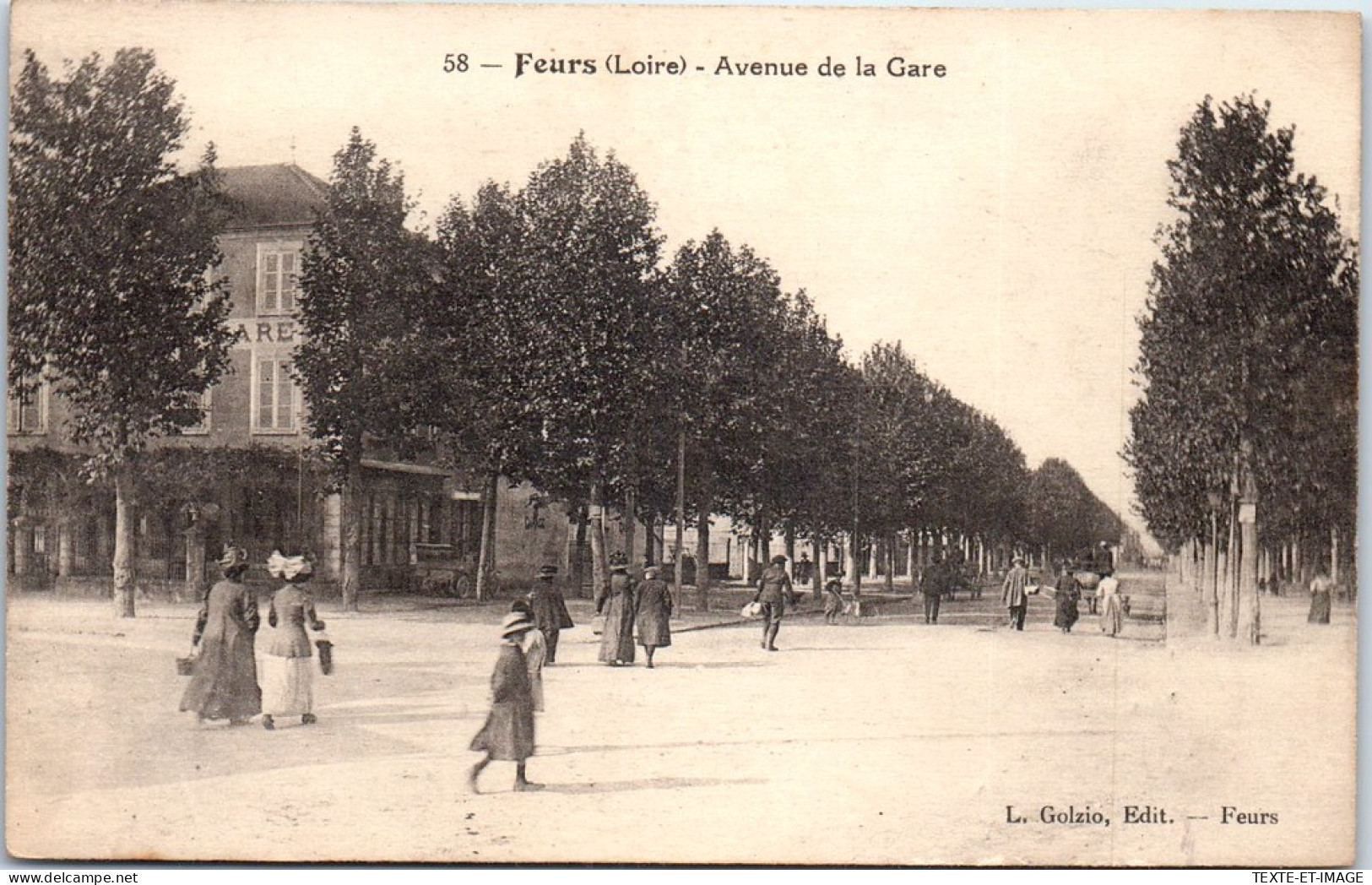 42 FEURS - Vue De L'avenue De La Gare  - Feurs