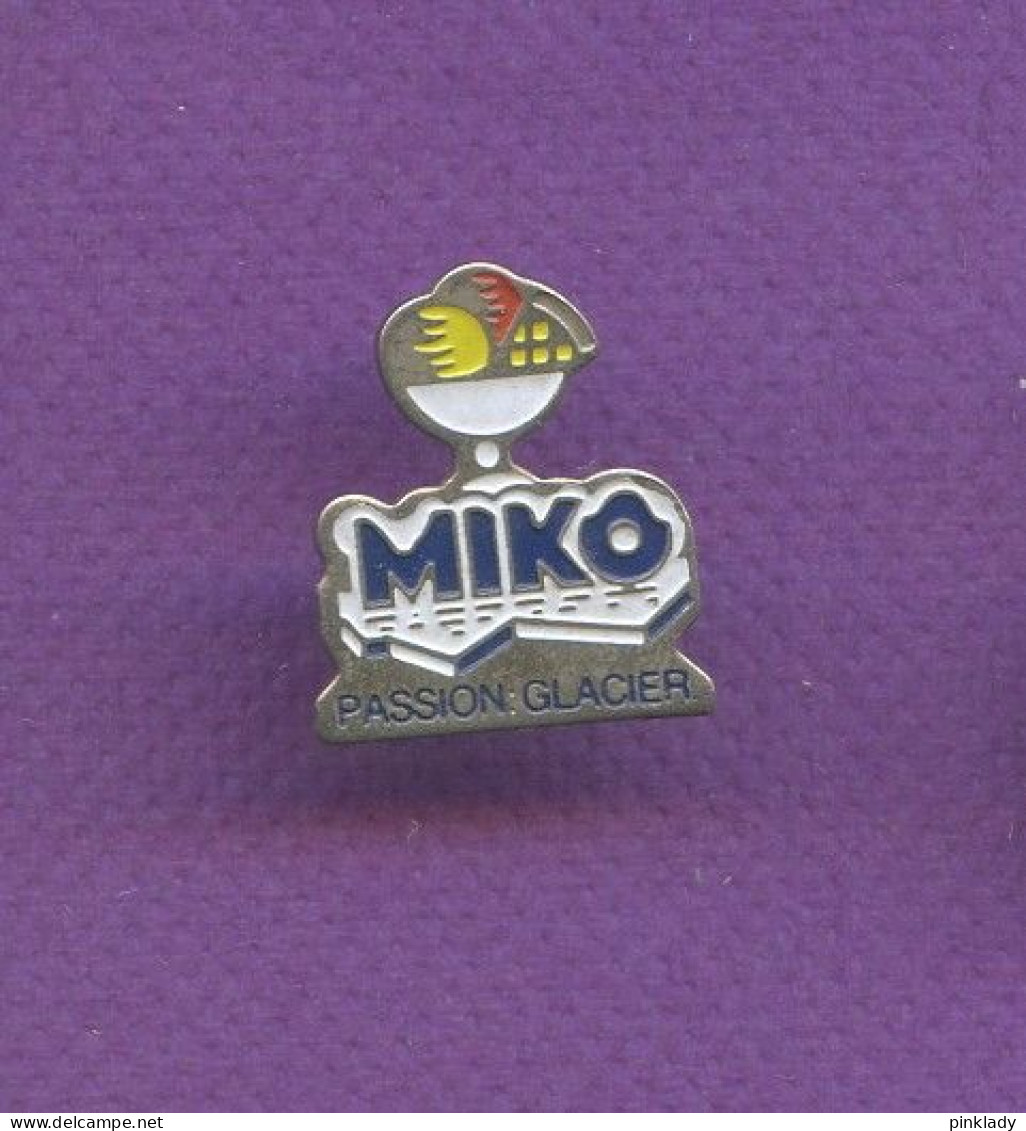 Rare Pins Glace Miko Alimentation Q110 - Food