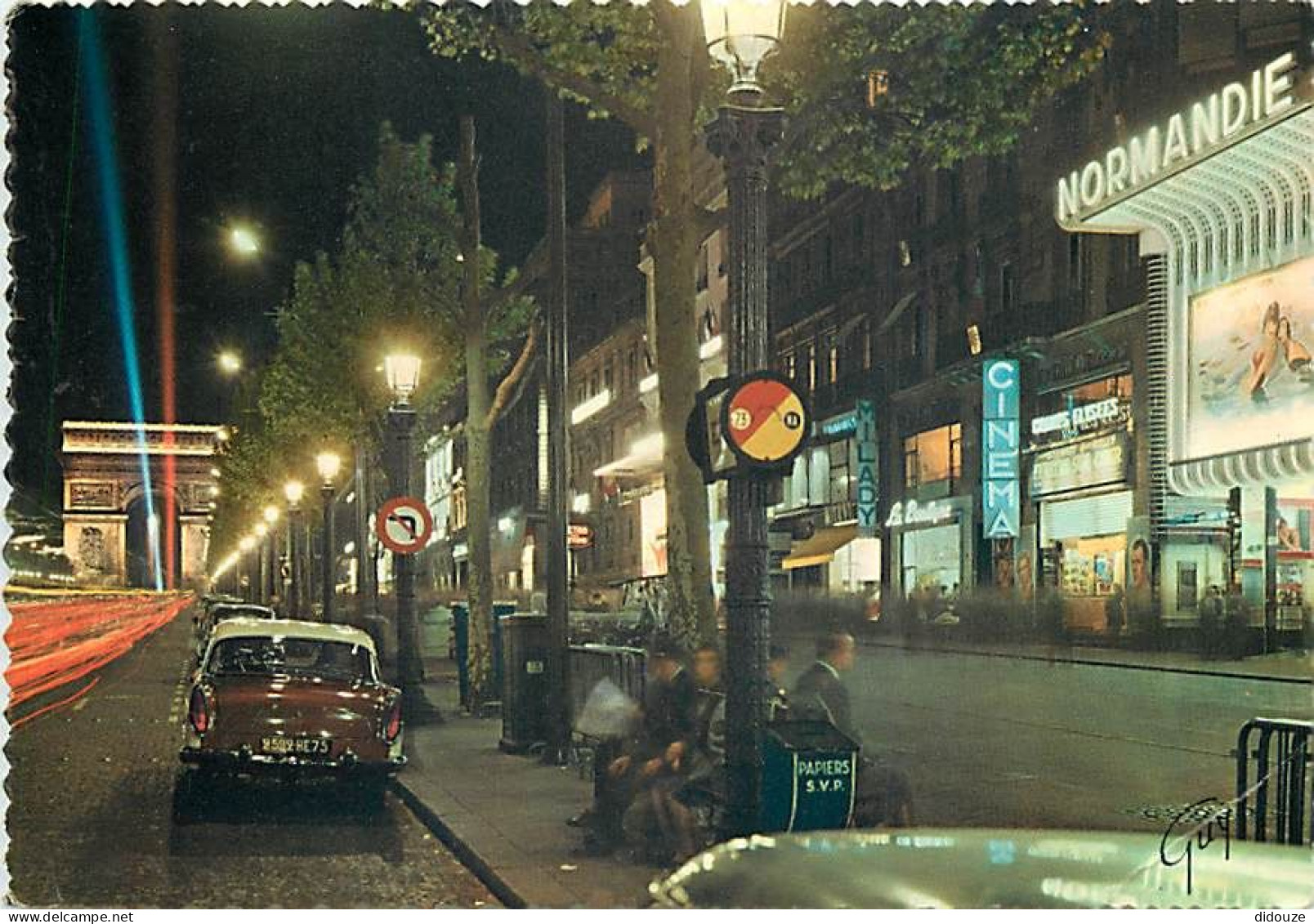 Automobiles - Paris - L'avenue Des Champs-Elysées Et L'arc De Triomphe De L'Etoile (1806-1836) Illuminés - Vue De Nuit - - Turismo