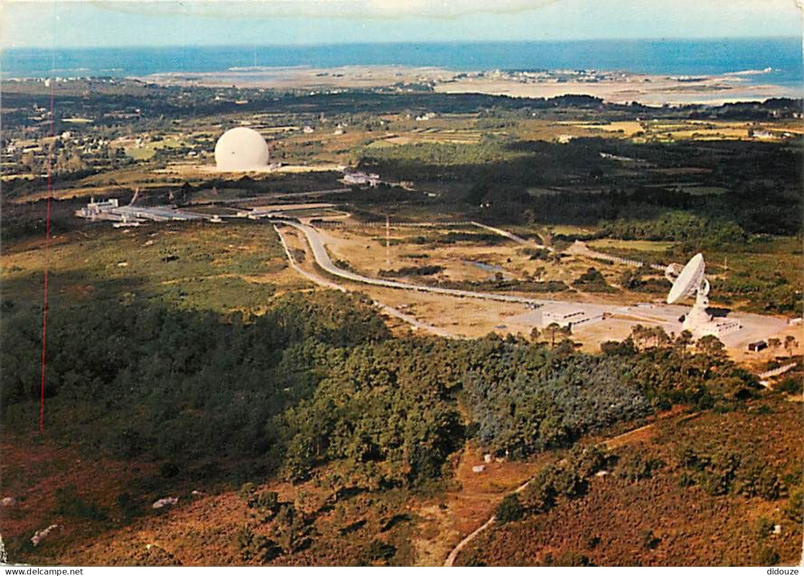 22 - Pleumeur-Bodou - Le Centre De Télécommunications Par Satellites - Vue Aérienne Des Antennes - CPM - Voir Scans Rect - Pleumeur-Bodou