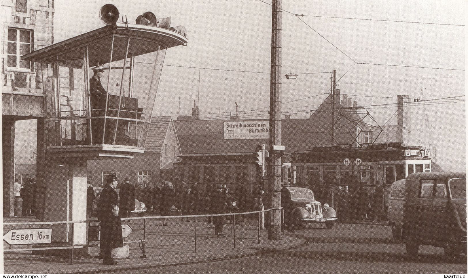 Bochum-Innenstadt: DKW F89L, TRAM/STRAßENBAHN, OLDTIMER AUTO - POLIZIST - Rathauskreuzung1953 - Turismo