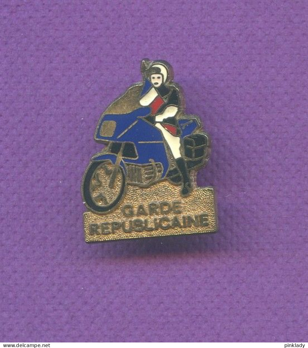 Rare Pins Garde Republicaine Motard Zamac Q201 - Policia