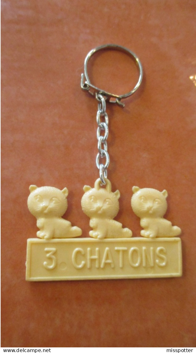 Porte Clé Vintage Barquettes 3 Chatons Lu - Porte-clefs