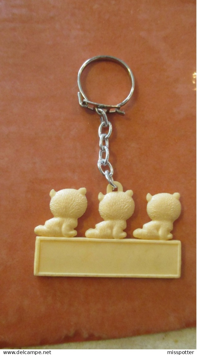 Porte Clé Vintage Barquettes 3 Chatons Lu - Porte-clefs