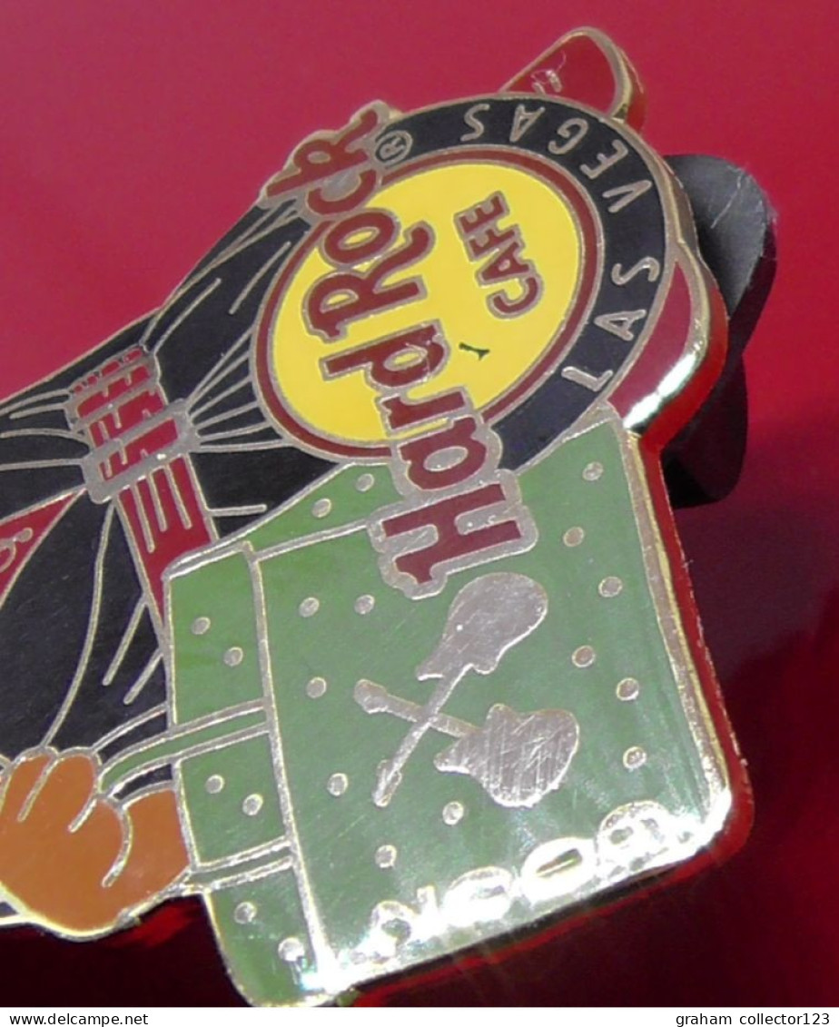 Hard Rock Cafe Enamel Pin Badge Las Vegas USA Handbag Bear 2009