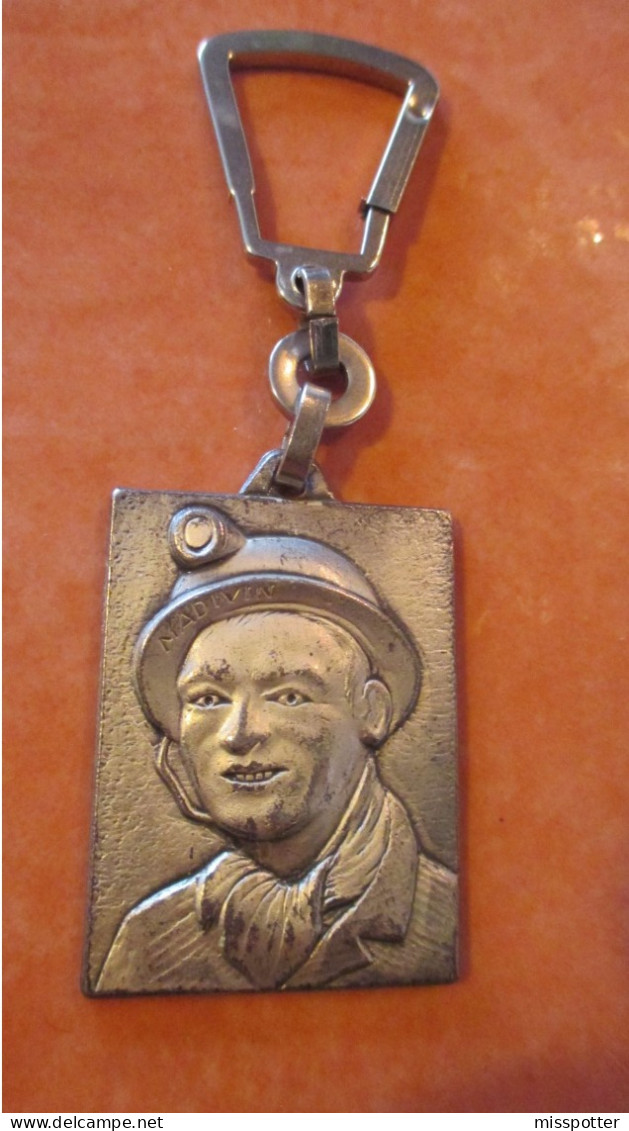 Porte Clé Vintage Portrait Mineur Avec Lampe Vin Madivin - Porte-clefs