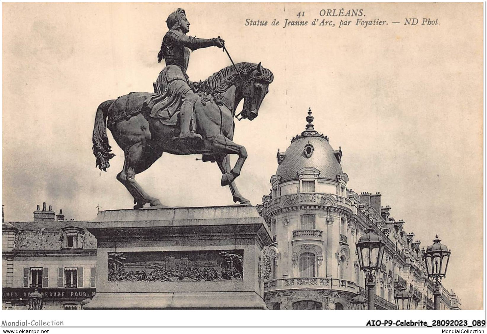 AIOP9-CELEBRITE-0864 - Orléans - Statue De Jeanne D'Arc - Par Foyatier - Historische Persönlichkeiten