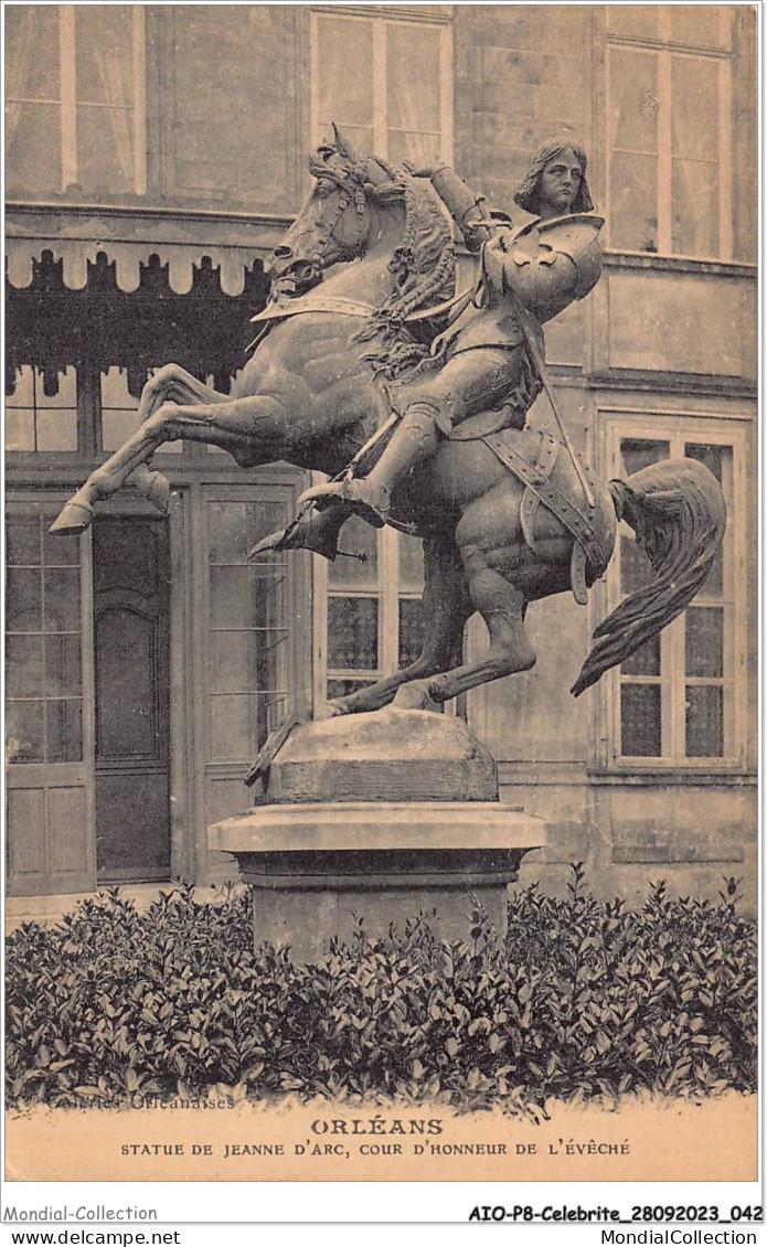 AIOP8-CELEBRITE-0729 - Orléans - Statue De Jeanne D'Arc - Cour D'honneur De L'évêché - Historische Persönlichkeiten