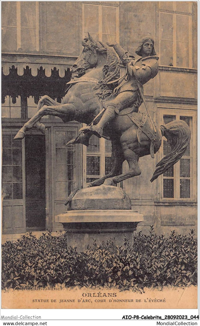 AIOP8-CELEBRITE-0730 - Orléans - Statue De Jeanne D'Arc - Cour D'honneur De L'évêché - Historische Persönlichkeiten