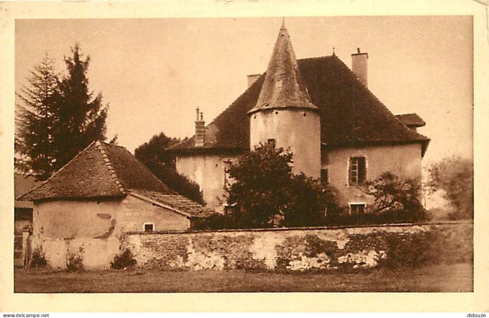 38 - Les Abrets - Château Du Perret - CPA - Voir Scans Recto-Verso - Les Abrets