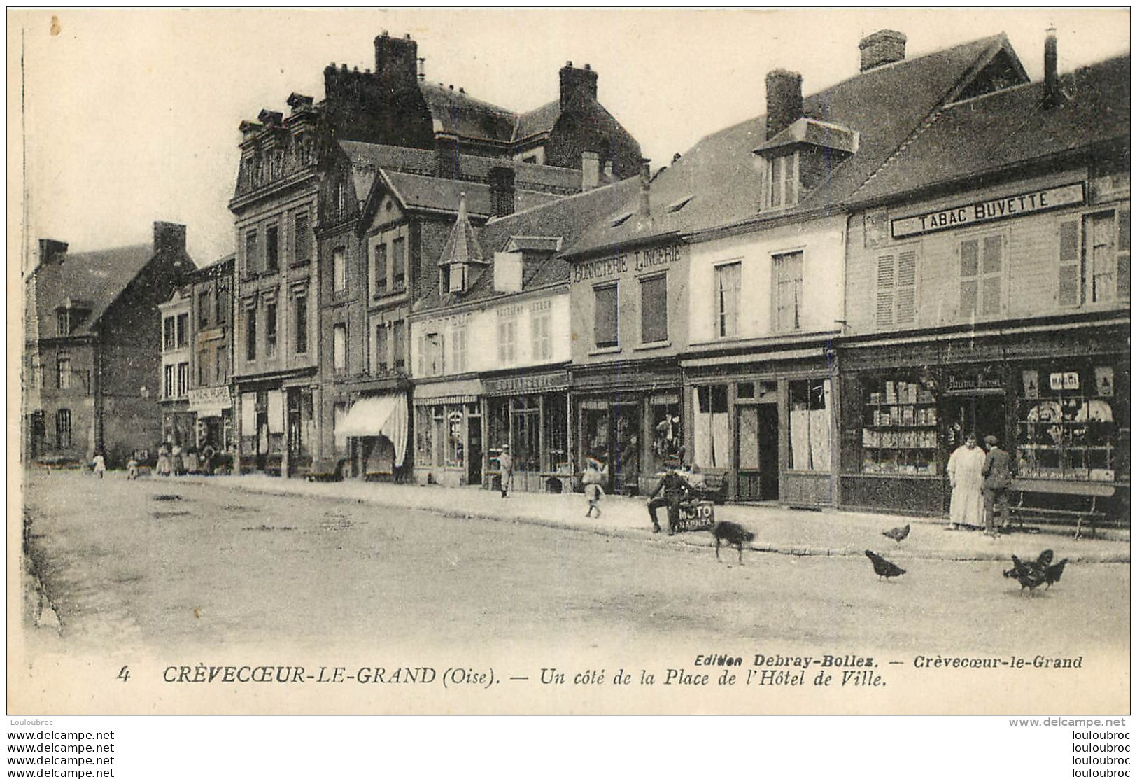 CREVECOEUR LE GRAND UN COTE DE LA PLACE DE L'HOTEL DE VILLE - Crevecoeur Le Grand