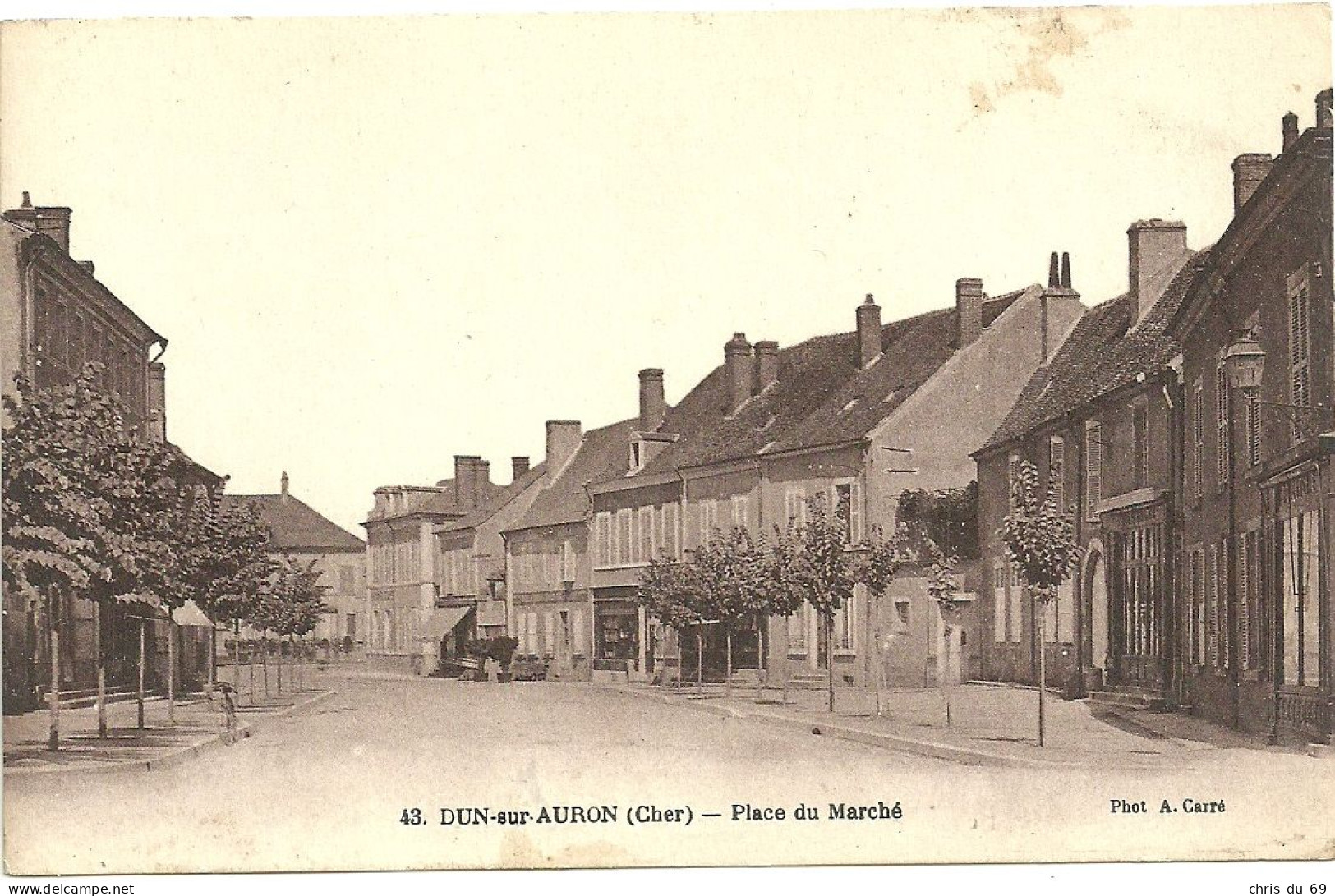 Dun Sur Auron Place Du Marche - Dun-sur-Auron