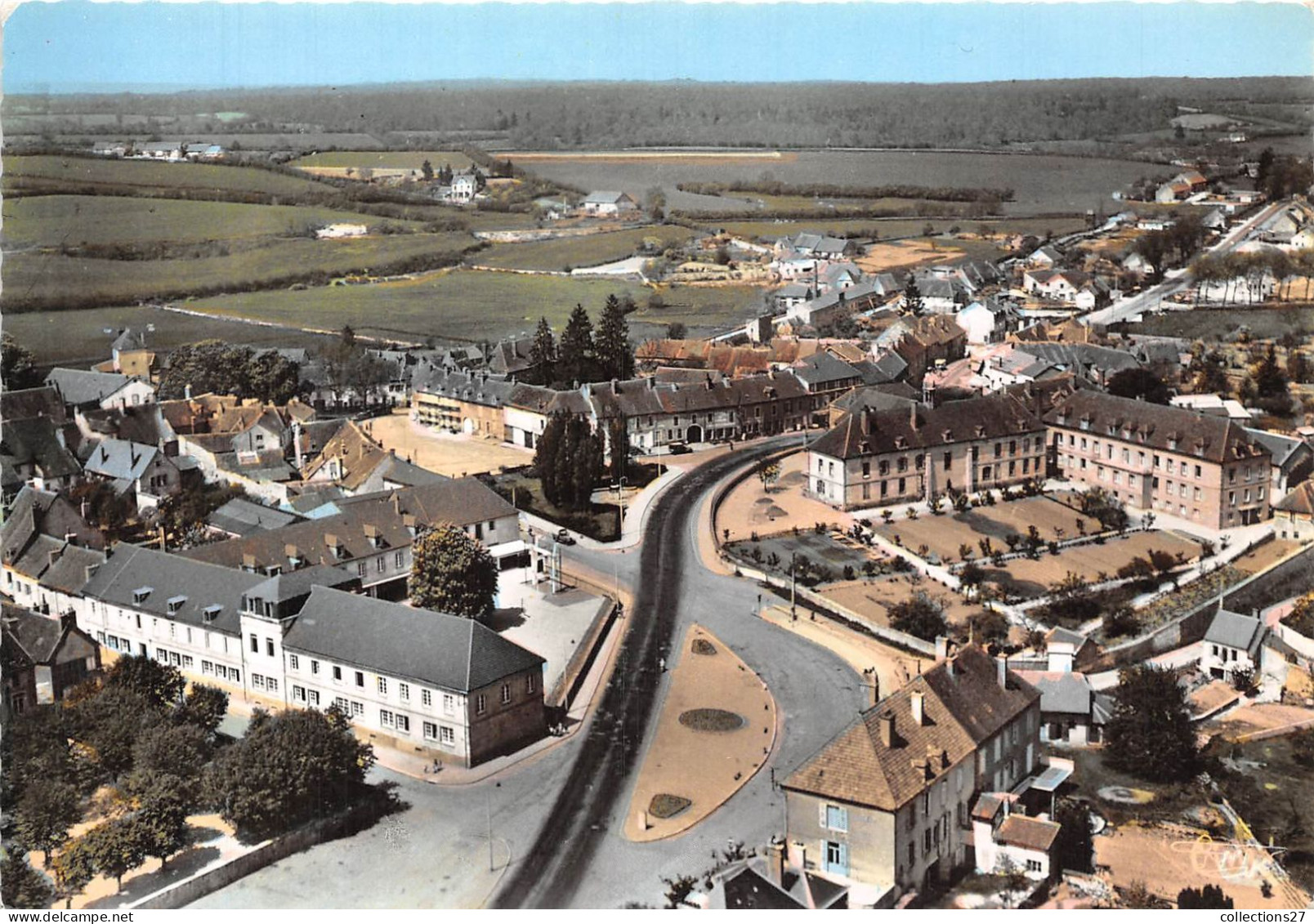 21-SAULIEU- ROUTE DE PARIS SQUARE POMPON COLLEGE ET HÔPITAL VUE AERIENNE - Saulieu