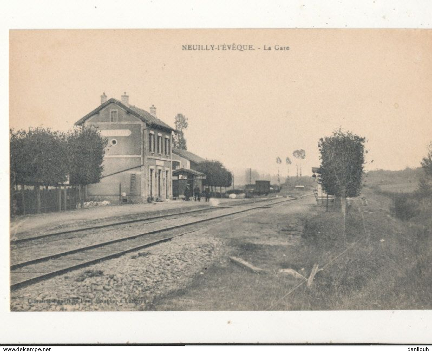 52 // NEUILLY L EVEQUE   La Gare - Neuilly L'Eveque