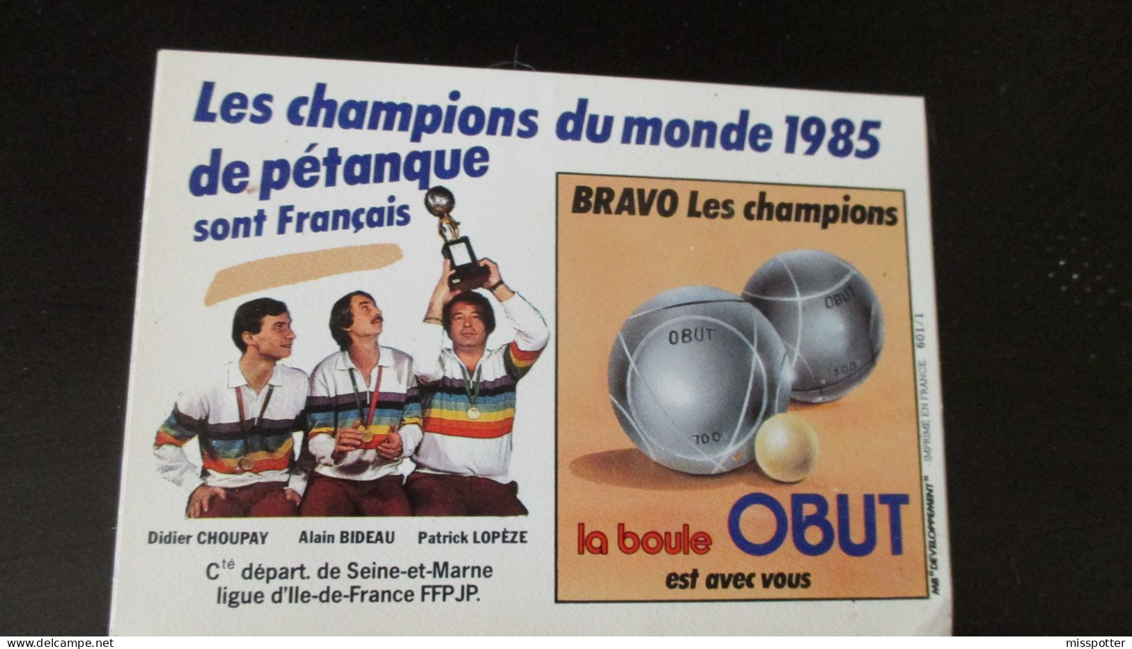 Autocollant Original Vintage Boule Obut Champions Du Monde Pétanque 1985 8 Cm / 11 Cm - Pegatinas