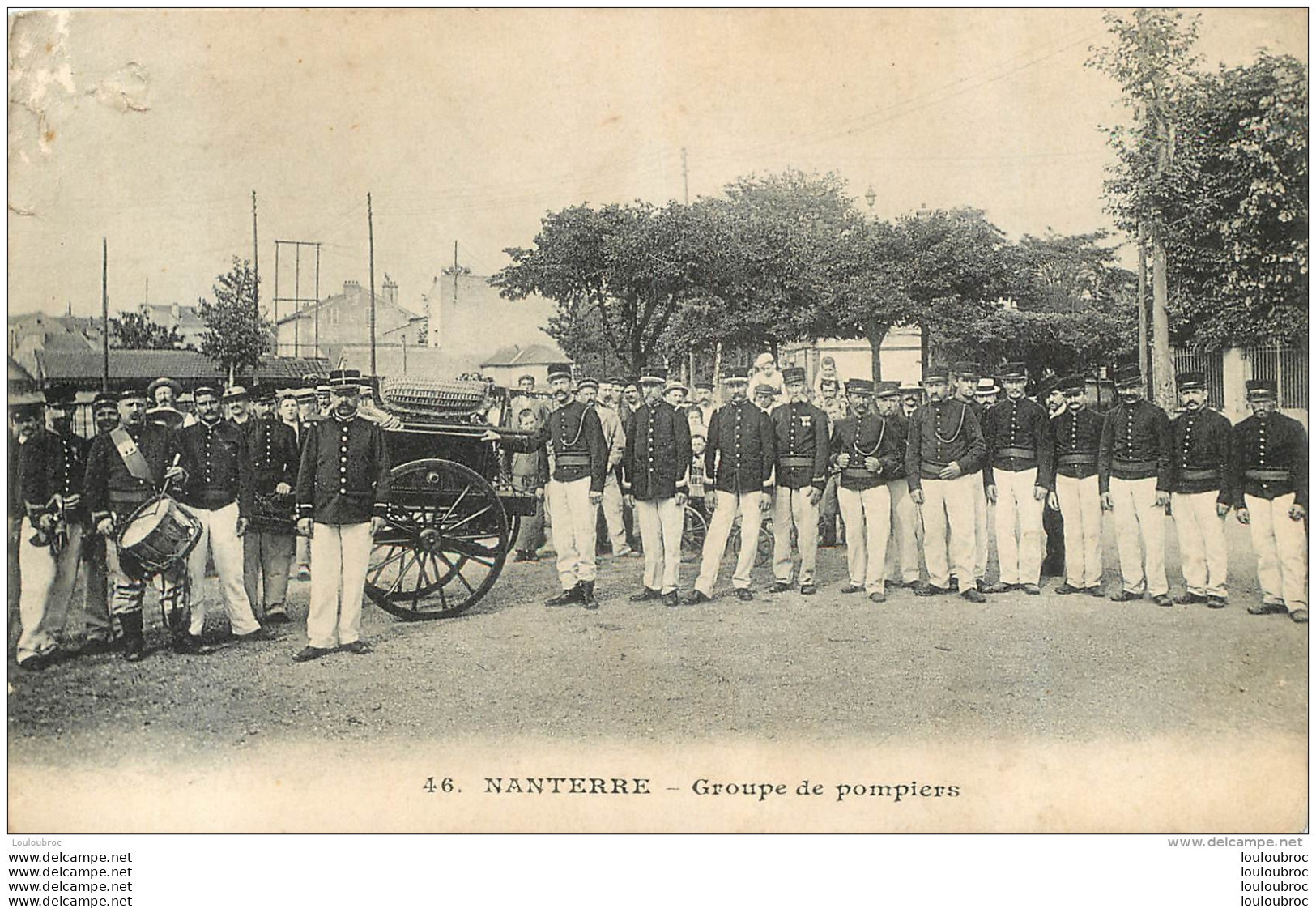 GROUPE DE POMPIERS A NANTERRE - Firemen