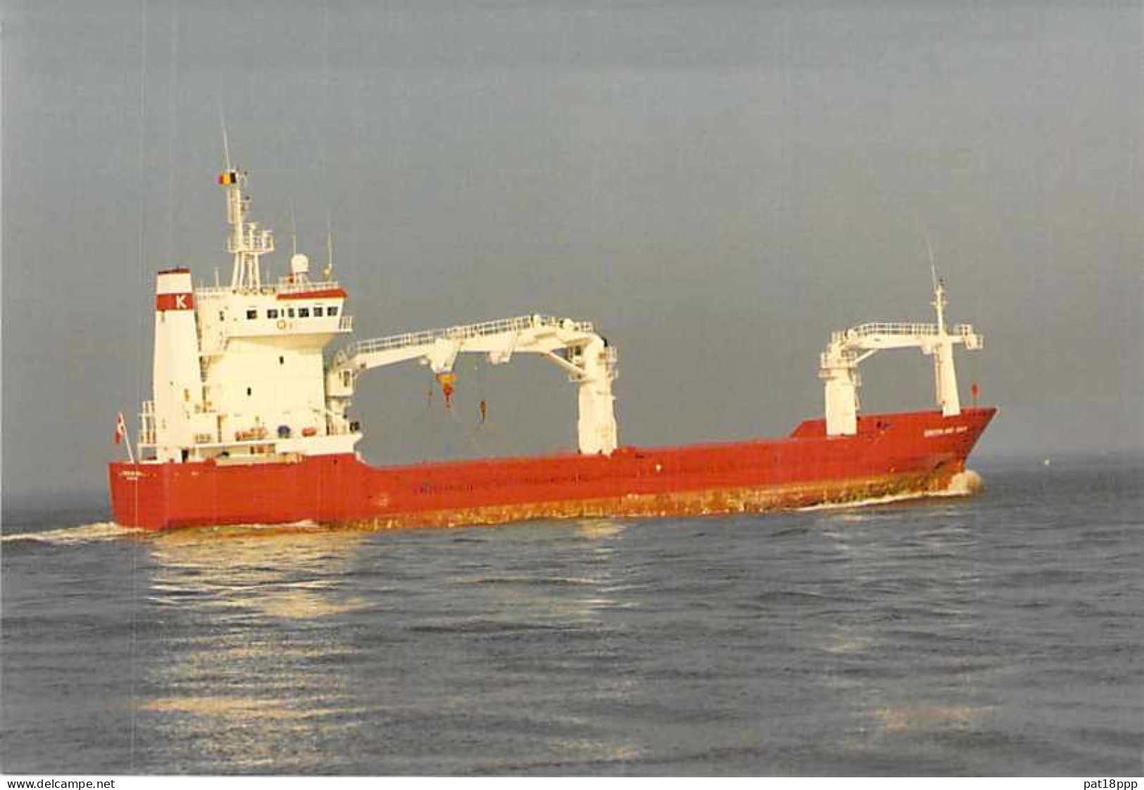 Lot de 100 BATEAUX DE COMMERCE - Photos couleur format CPM Cargo Ferry Merchant Ship Tanker Carrier Boats 1980-2000