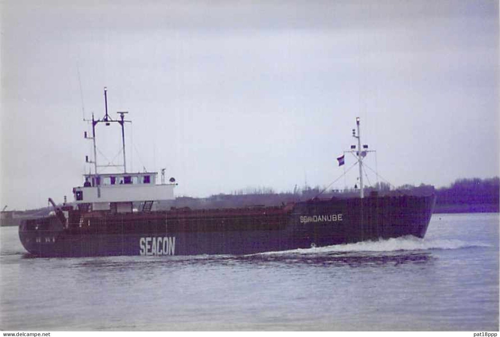 Lot de 100 BATEAUX DE COMMERCE - Photos couleur format CPM Cargo Ferry Merchant Ship Tanker Carrier Boats 1980-2000