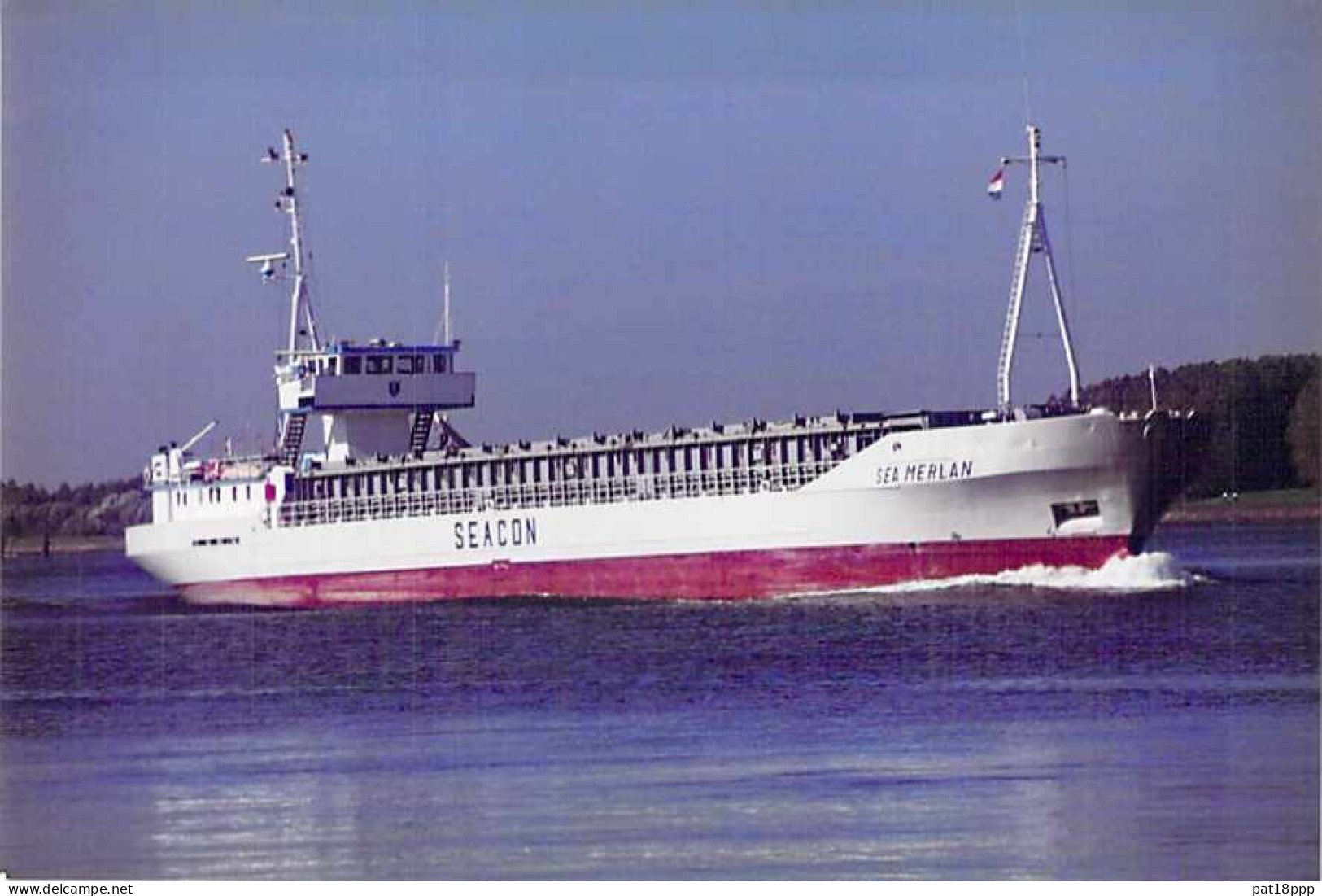 Lot de 100 BATEAUX DE COMMERCE - Photos couleur format CPM Cargo Ferry Merchant Ship Tanker Carrier Boats 1980-2000