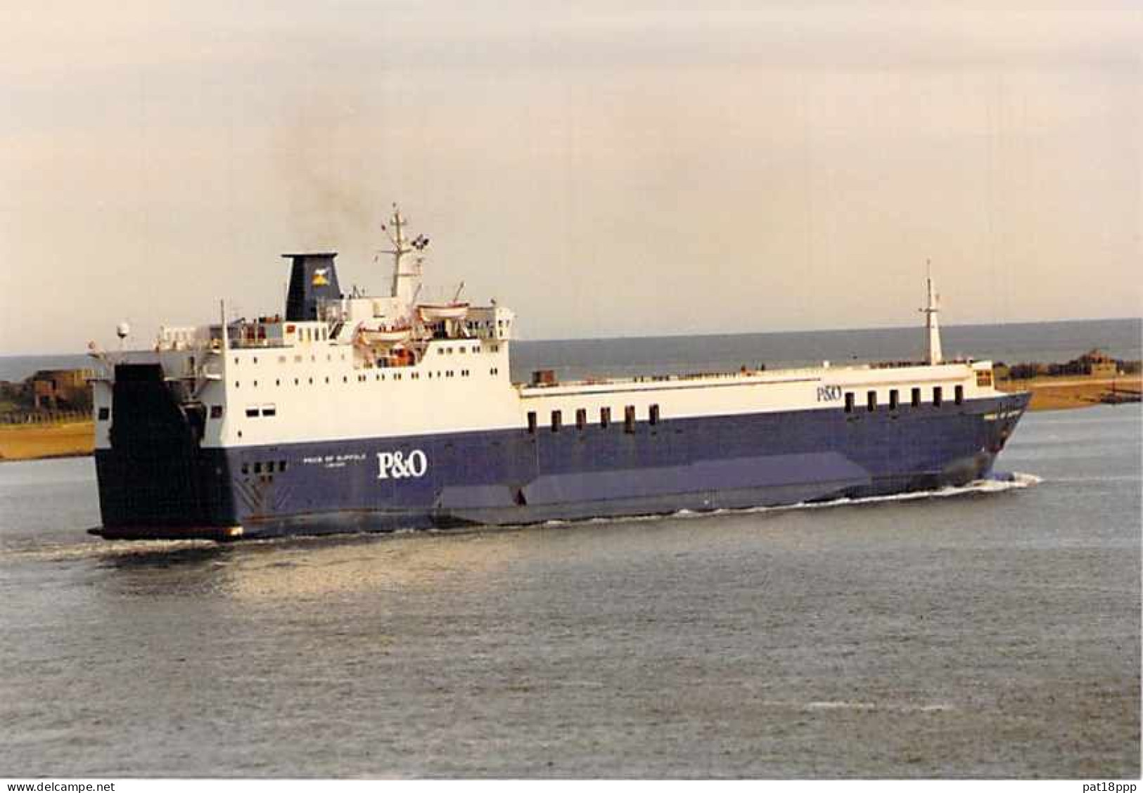 Lot de 100 BATEAUX DE COMMERCE - Photos couleur format CPM Cargo Ferry Merchant Ship Tanker Carrier Boats 1980-2000