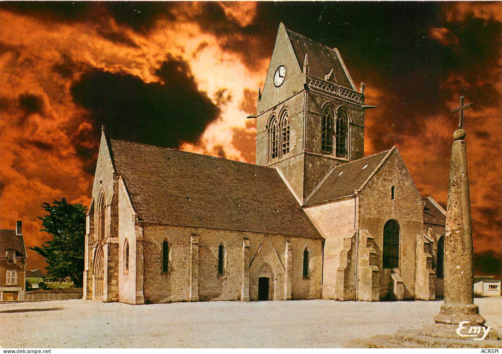 50  Sainte Mere église L'église          N° 18 \MM5042 - Sainte Mère Eglise