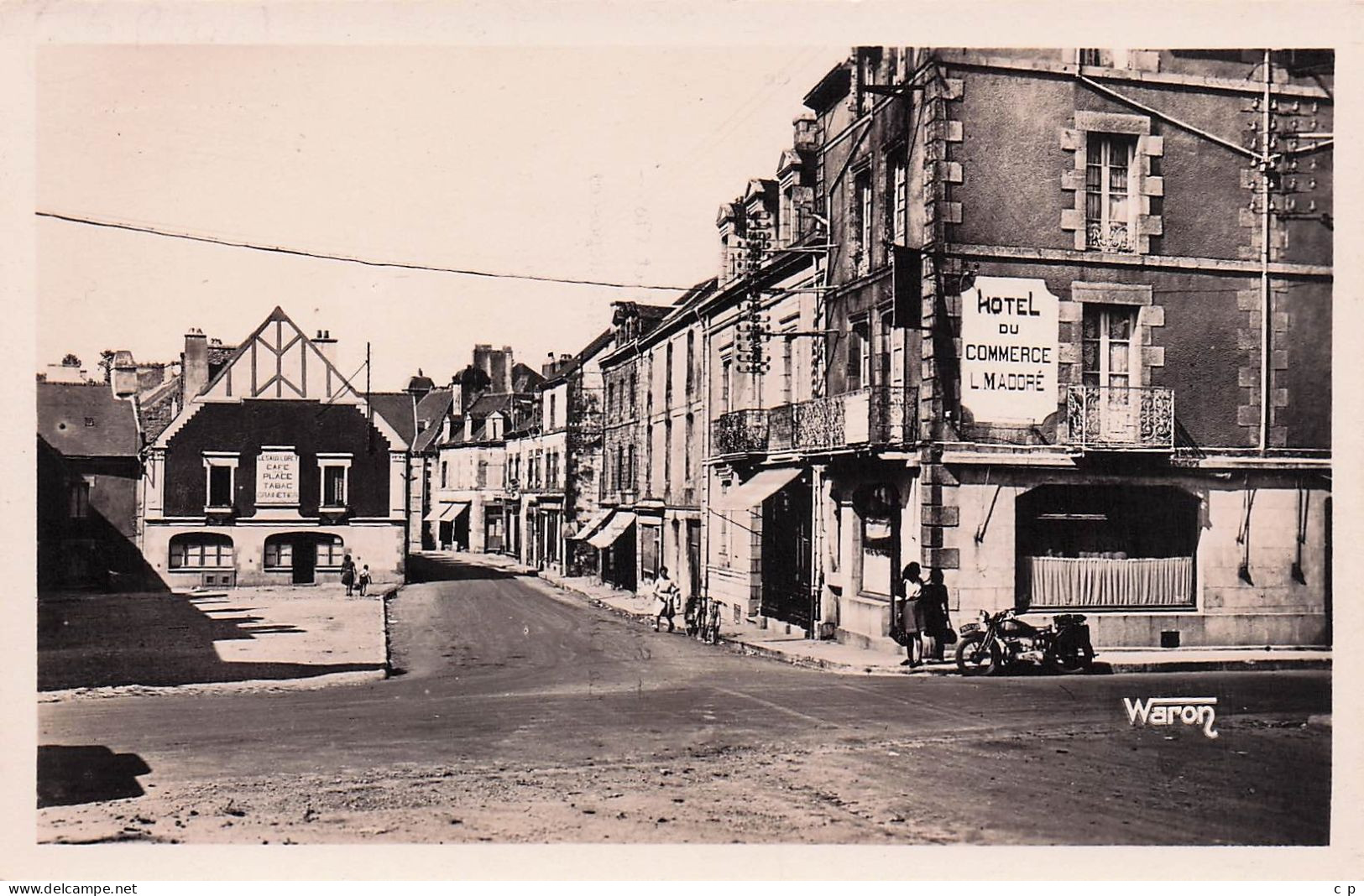 Baud -  Entréé Rue De Pontivy -  Moto -  Hotel Du Commerce " L . Madoré " CPSM °J - Baud