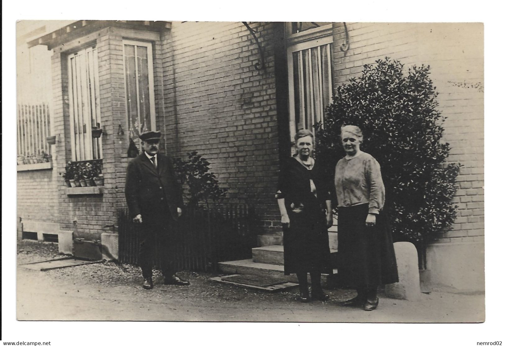 LES LILAS - Carte Photo -Photographe A. PETIN - 3 Place De La Mairie - Les Lilas