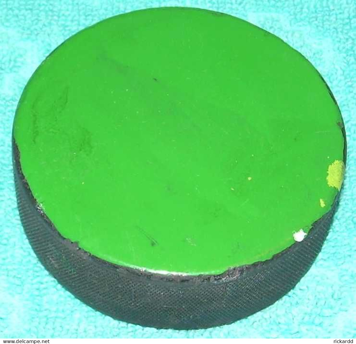 Painted Hockey Puck From The 70's? - Autres & Non Classés