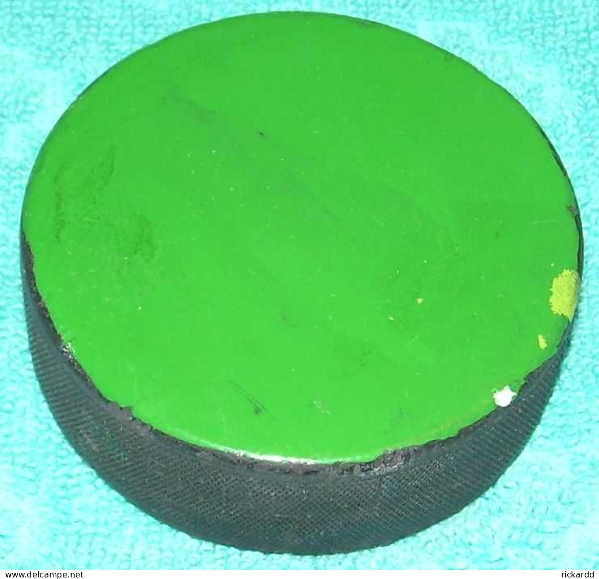 Painted Hockey Puck From The 70's? - Altri & Non Classificati