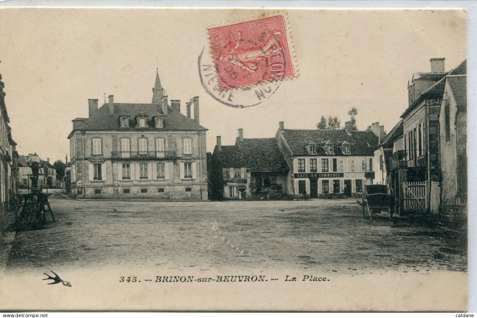 - 58 - NIEVRE - BRINON-SUR-BEUVRON -La Place - Brinon Sur Beuvron