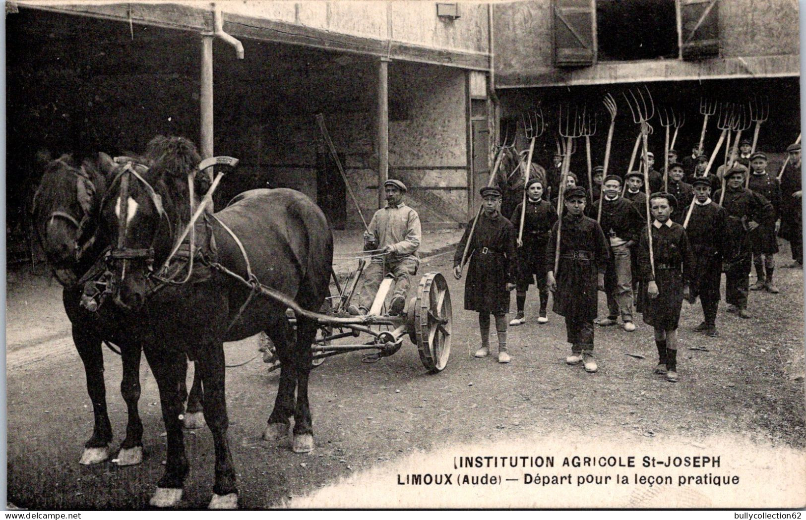 CPA - SELECTION -   LIMOUX  -  Institution Agricole Saint Joseph - Départ Pour La Leçon Pratique. - Limoux