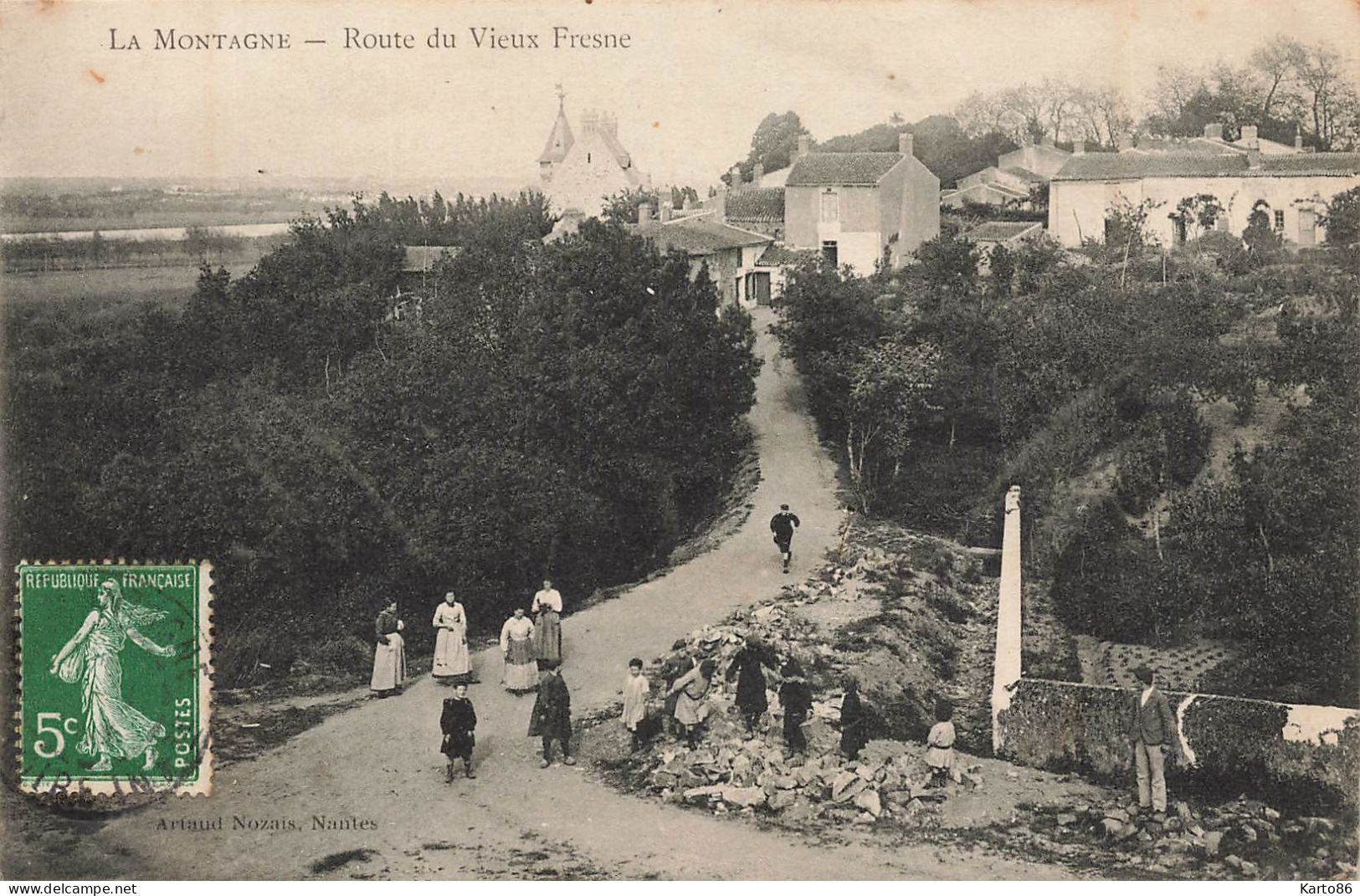 La Montagne * La Route Du Vieux Fresne * Villageois - La Montagne