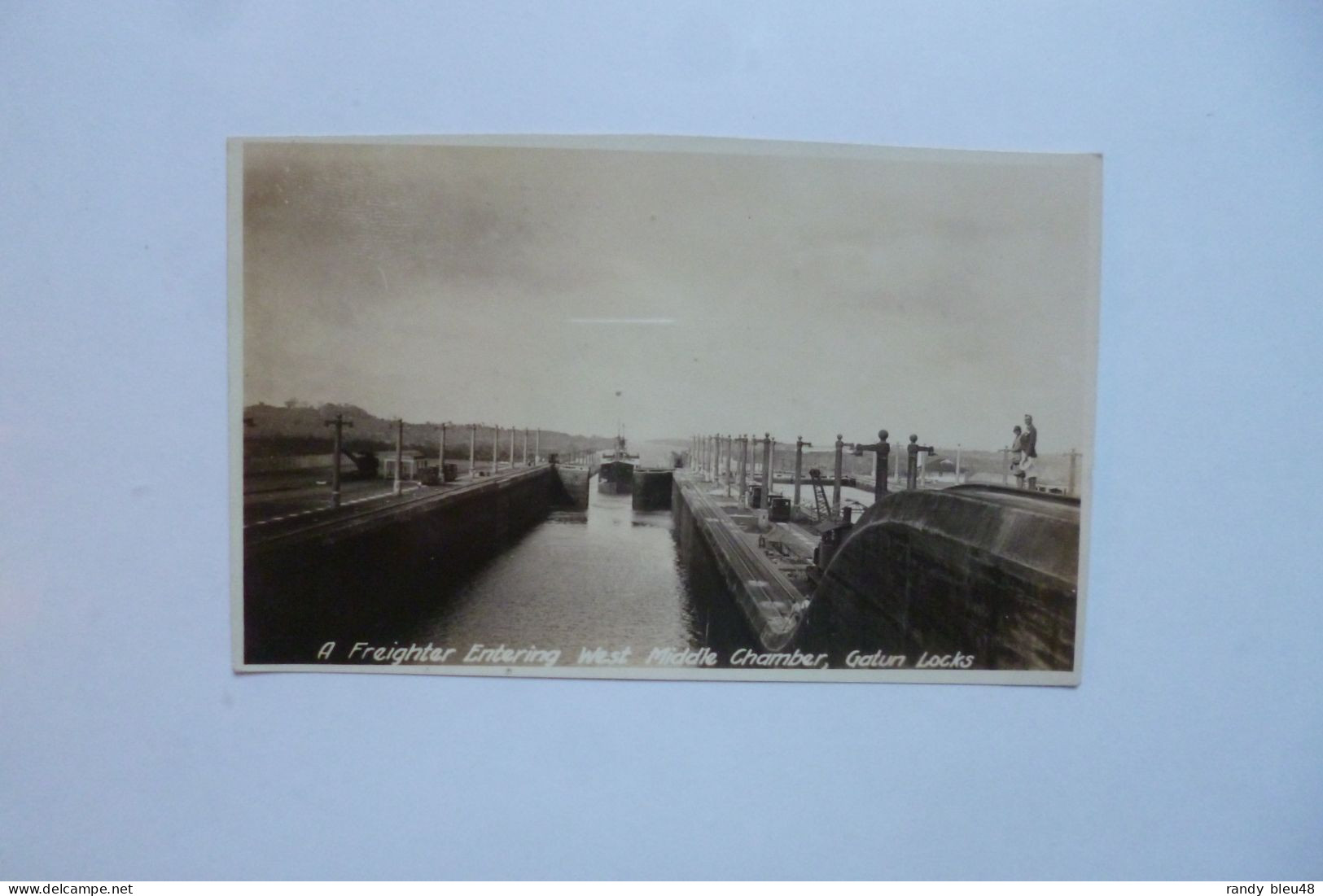 GATUN LOCKS  -  A Freighter Entering West Middle Chamber  -  Canal De PANAMA  -  PANAMA - Panama