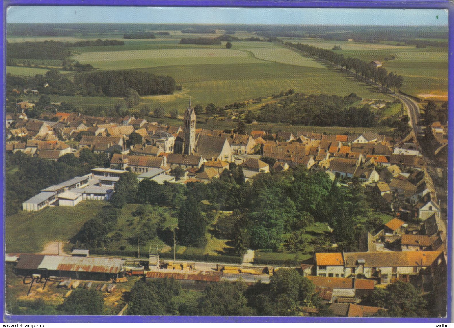 Carte Postale 77. Le Chatelet-en-Brie  Vue Aérienne   Très Beau Plan - Le Chatelet En Brie