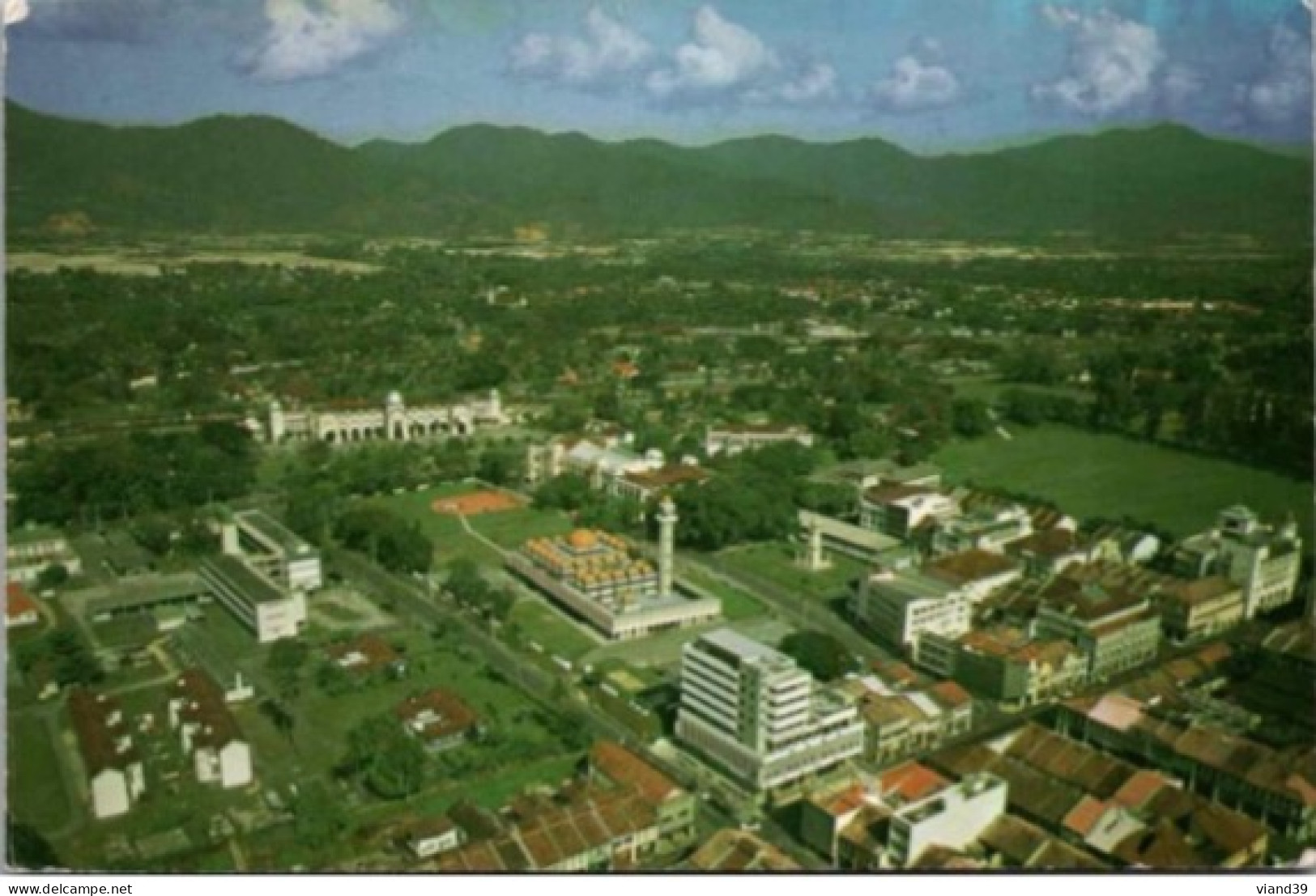 IPOH. ( Perak). State Mosque & Railway Station.   1975 - Malasia