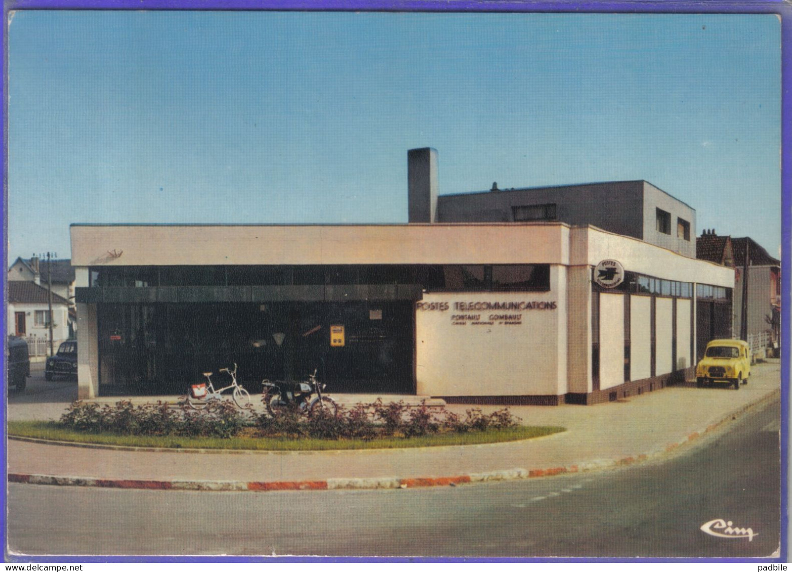 Carte Postale 77. Pontault-Combault  La Poste   Renault 4L Mobylette  Très Beau Plan - Pontault Combault