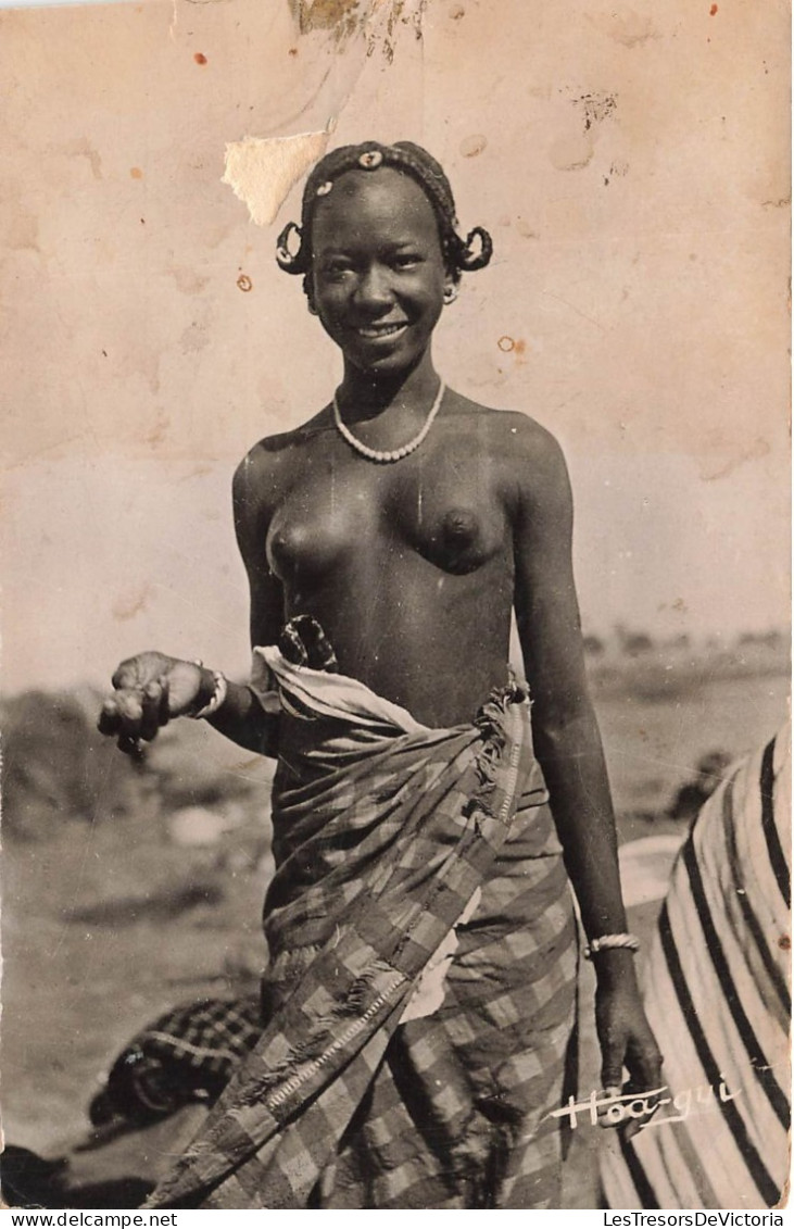 SOUDAN - Soudan - Jeune Femme - Une Femme Soudanise - Seule - Souriante - Carte Postale Ancienne - Sudan