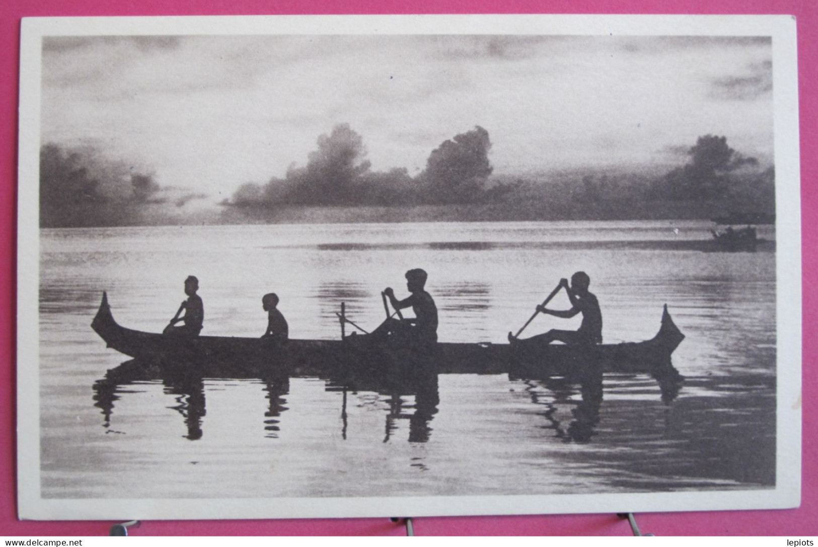 Micronésie - Carolines - Canaques Sur Pirogue à Balancier - Mikronesien