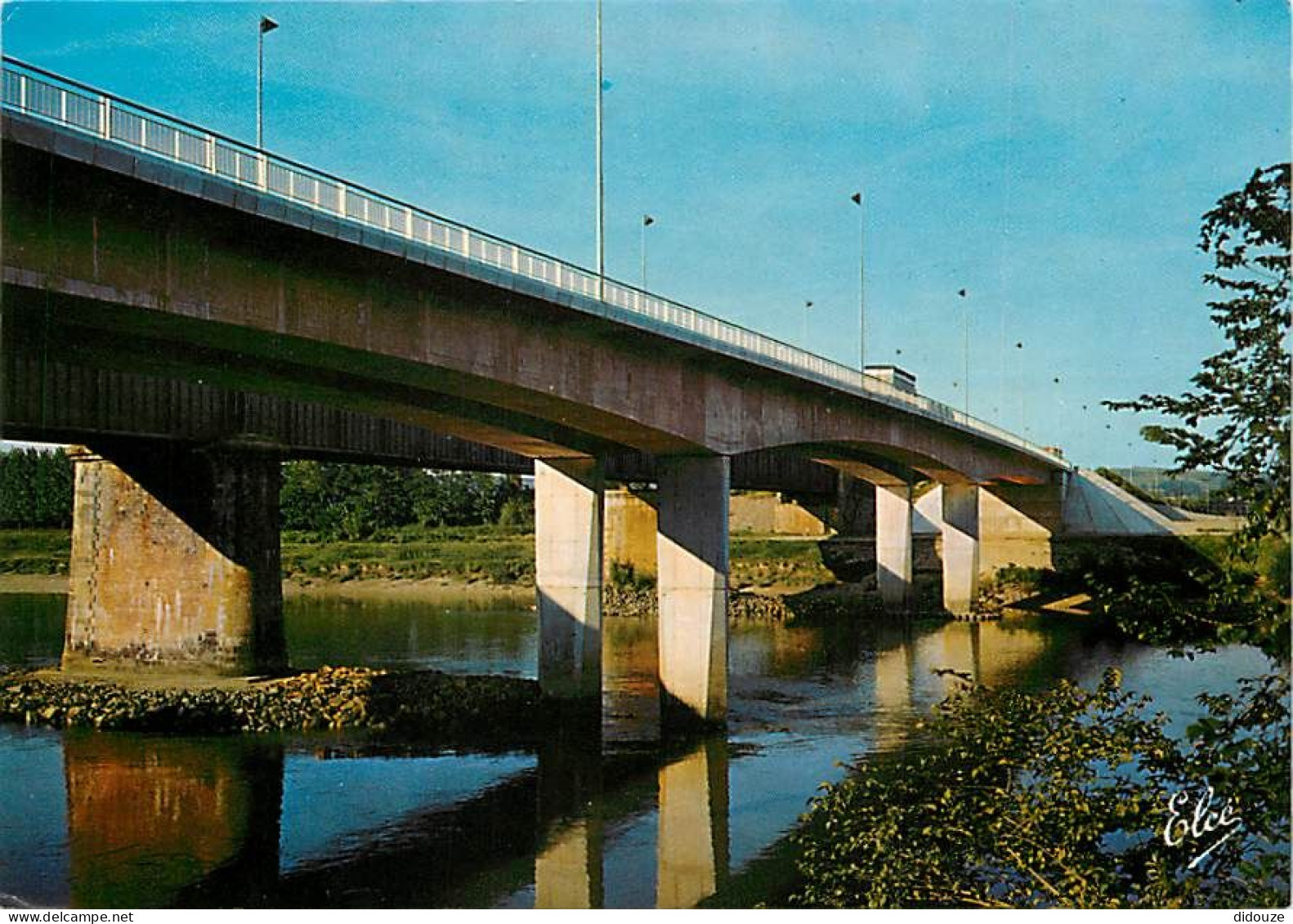 33 - Langon - Le Nouveau Pont Sur La Garonne Construit Sous La Direction Des Ponts Et Chaussées - CPM - Voir Scans Recto - Langon