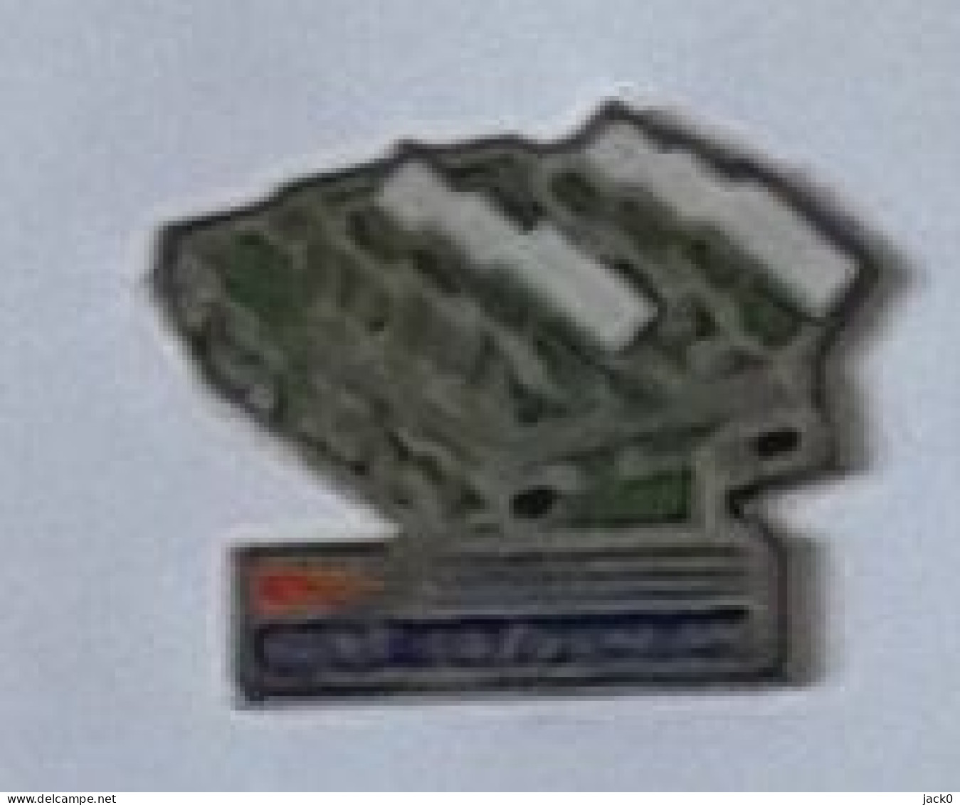 Pin' S  Militaire  à  Déterminer  Construit Par GIAT  Industries - Militaria