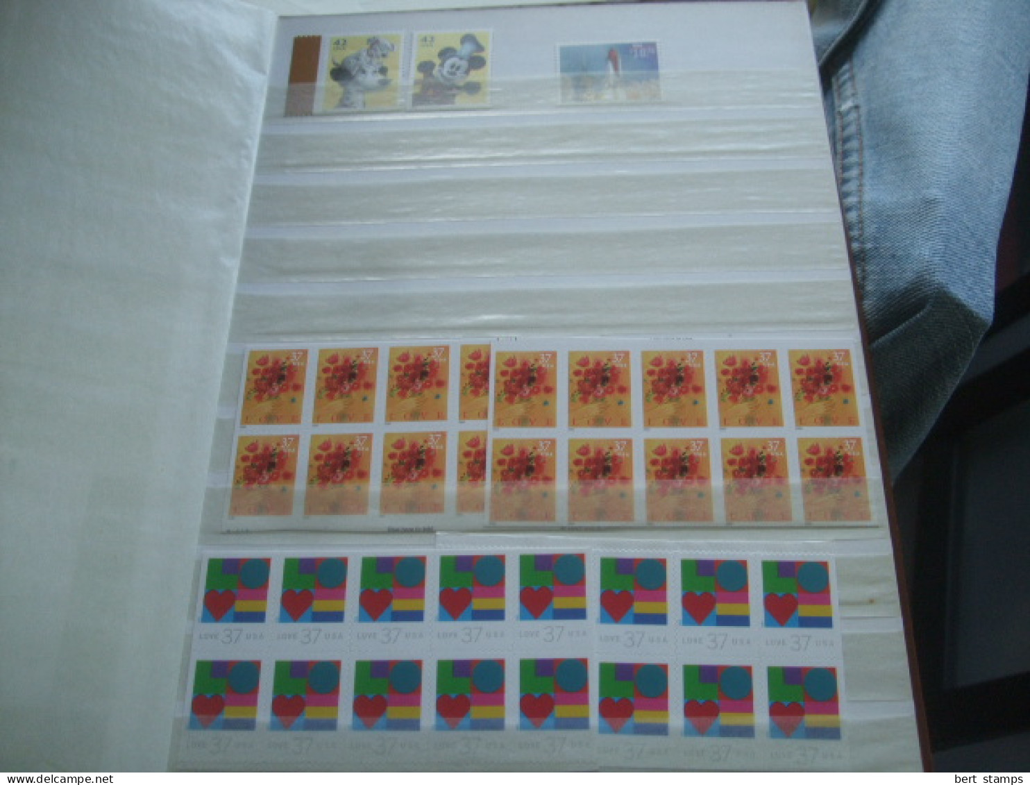 Stockbook with USA MNH