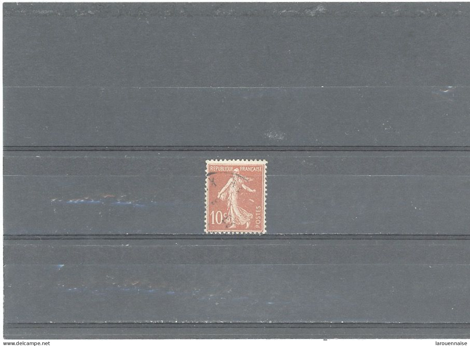 VARIÉTÉS -N°135 -Obl SEMEUSE CAMÉE -10c ROUGE -CHIFFRE MAIGRE -CHENILLE SOUS LE BRAS DROIT - Used Stamps