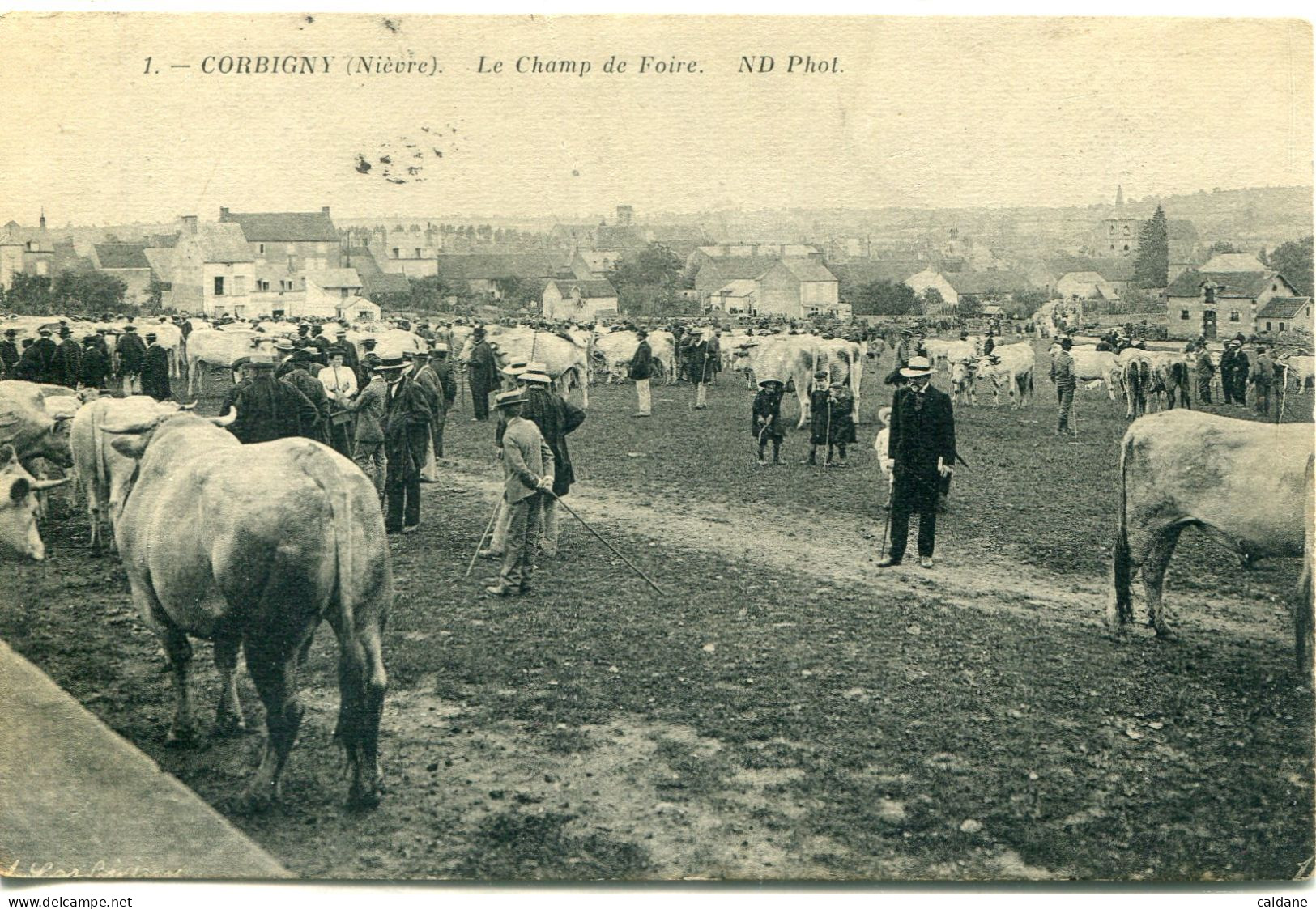 - 58 -NIEVRE- CORBIGNY - Le Champ De Foire - Kermissen