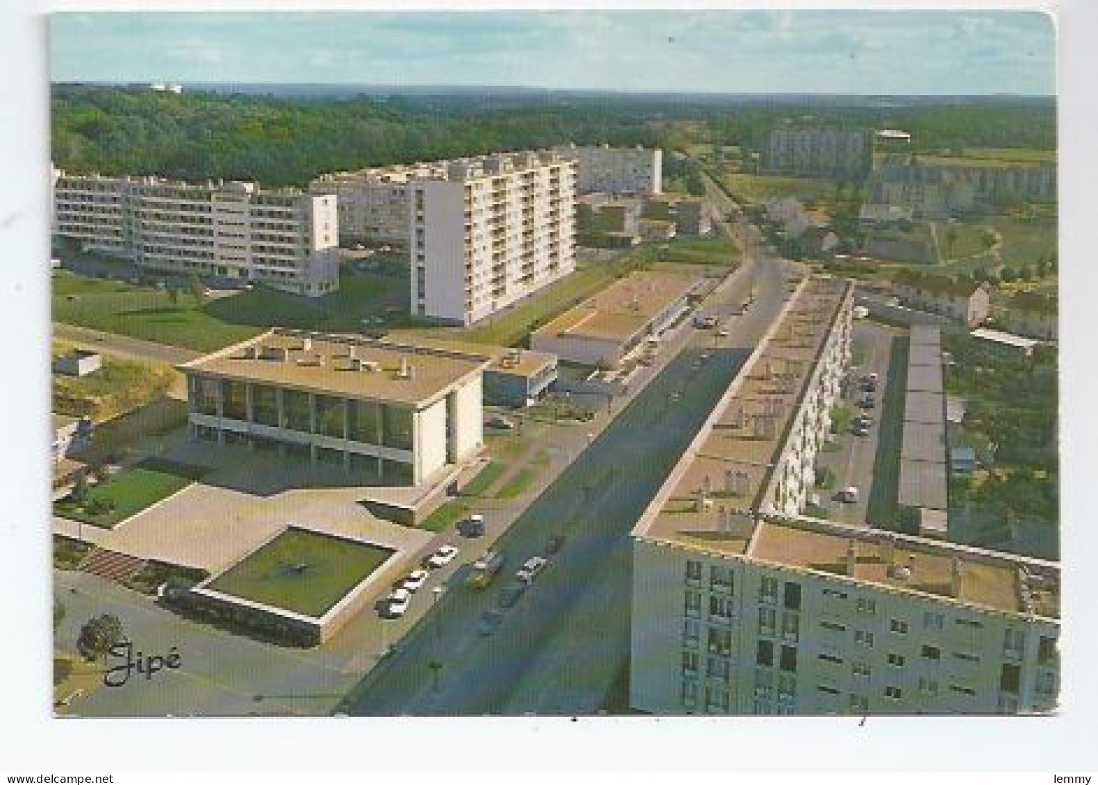 72 -ALLONNES -  VUE AERIENNE SUR L'AVENUE DU MAINE ET L'HOTEL DE VILLE - JIPÉ - Allonnes