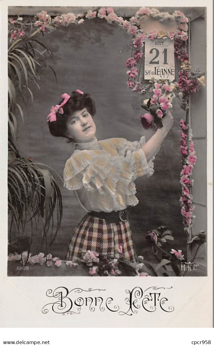 Prénoms - N°67148 - Jeanne - Bonne Fête - Jeune Femme Décorant Un éphéméride Avec Des Fleurs - Prénoms