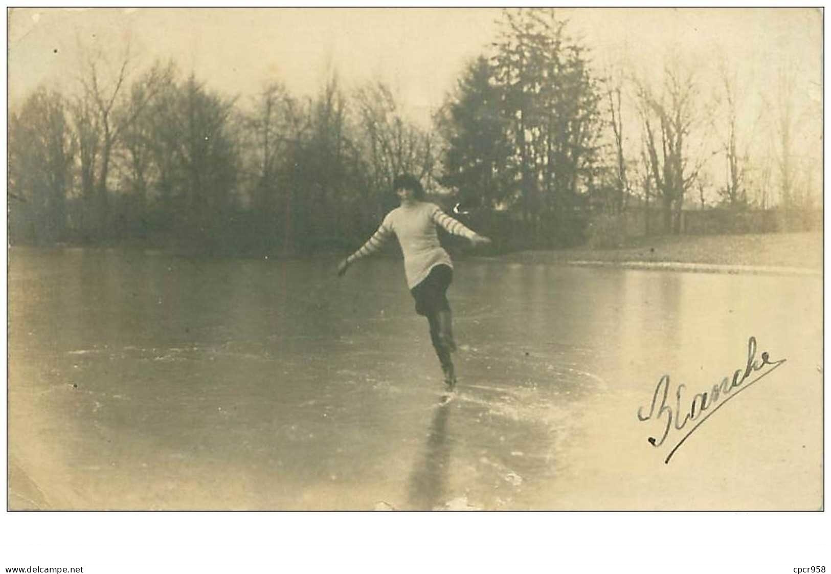 PATINAGE.n°10899.FEMME PATINEUSE.CP PHOTO - Pattinaggio Artistico